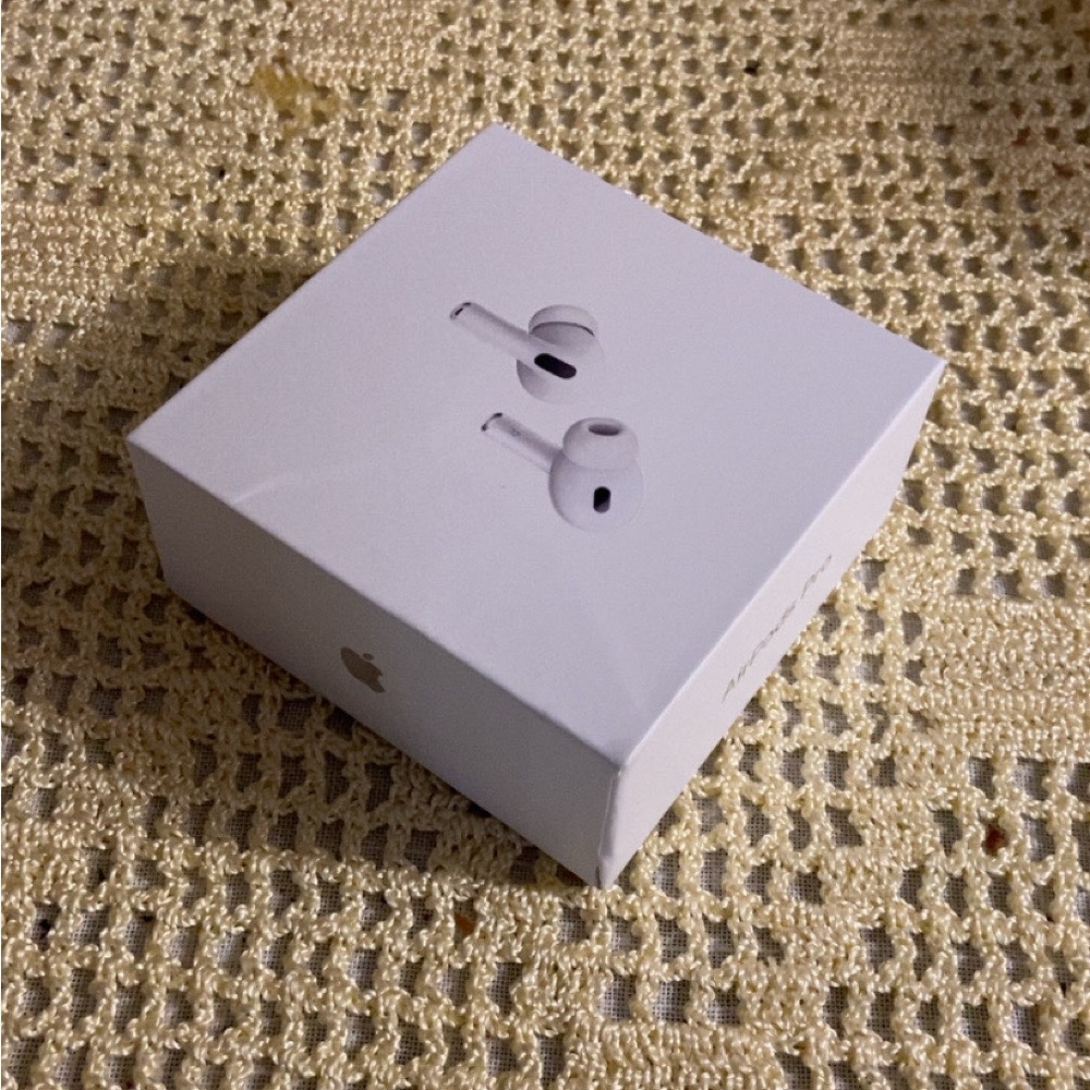 Apple AirPods Pro gen 2 with Charging Case